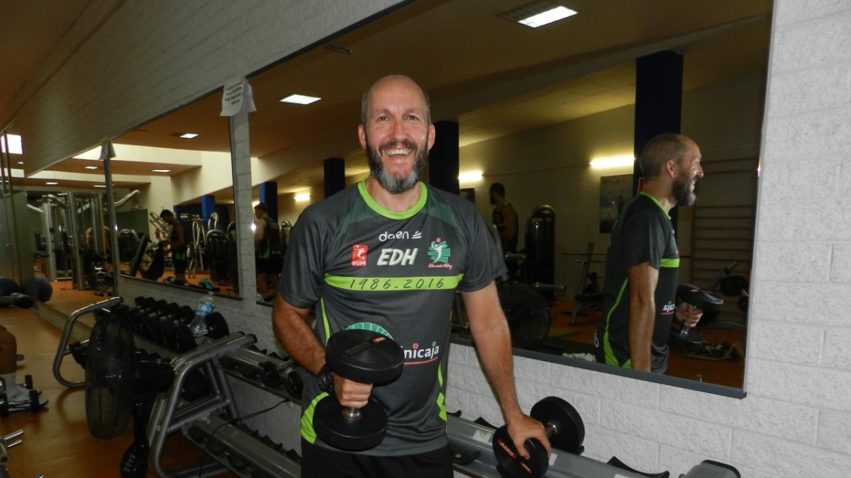 Enrique de Haro en el gimnasio del pabellón Moisés Ruiz.