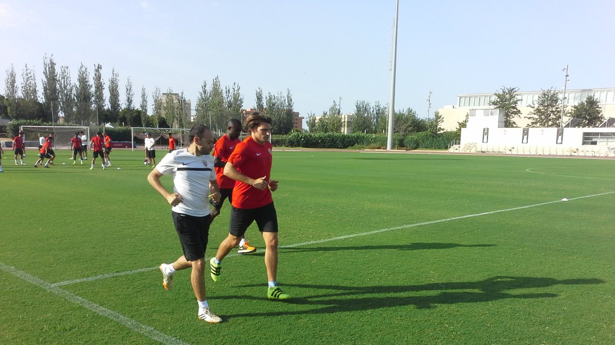 Dubarbier corriendo en el campo Anexo.