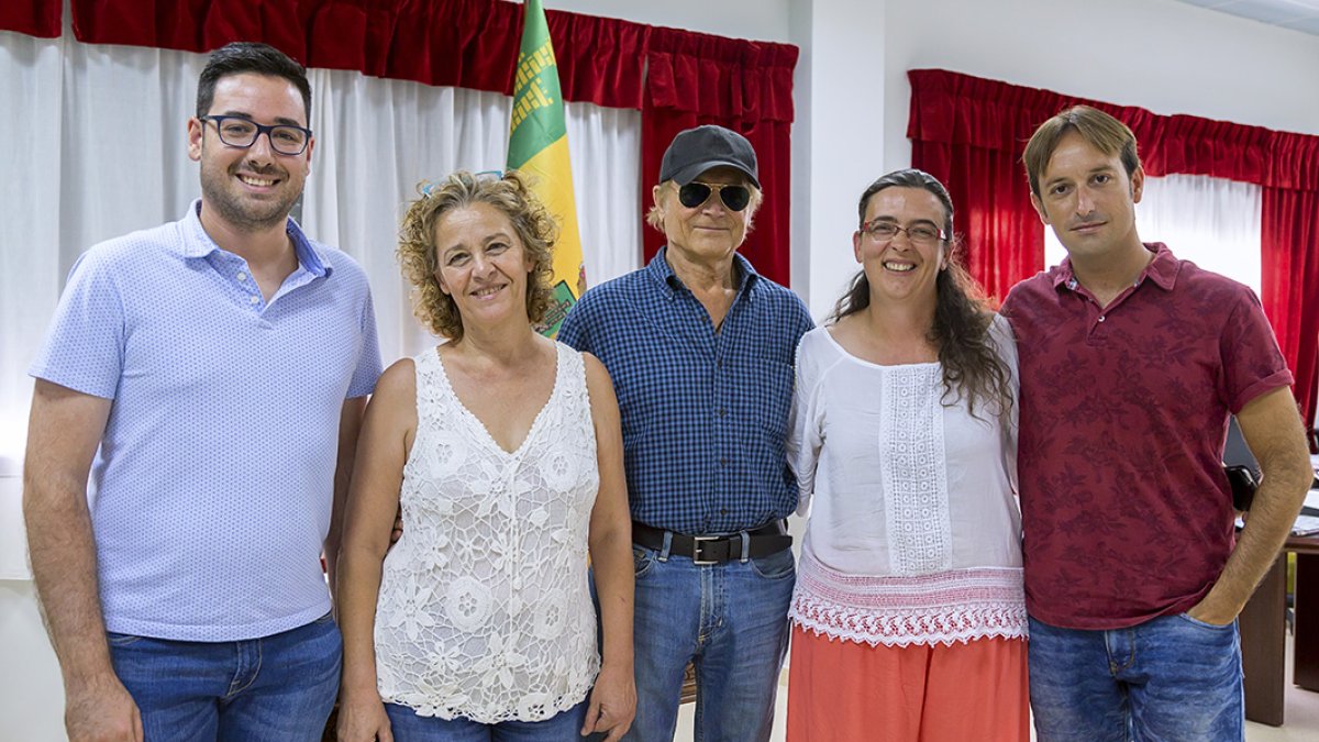 José Díaz, alcalde de Tabernas, Mercedes Díaz, concejal de Cine de Tabernas, Terence Hill, Cristina Serena, coordinadora de AWFF y Juan Francisco Vir