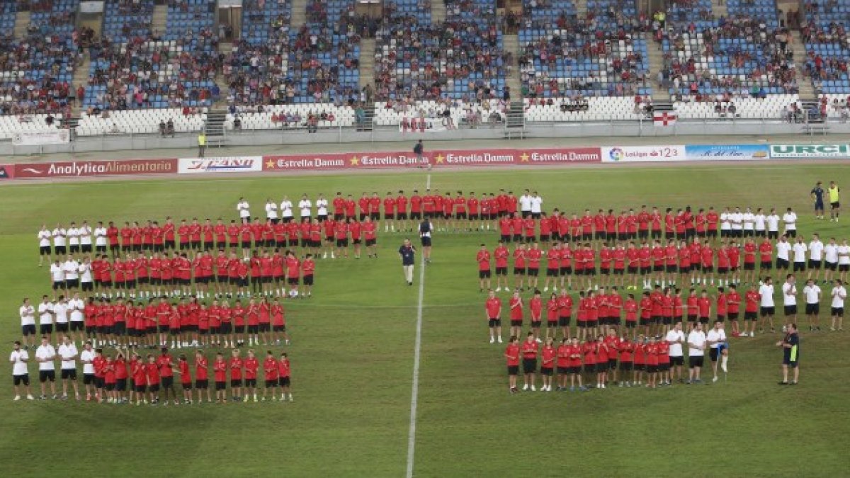 Las categorías inferiores del Almería sobre el césped.