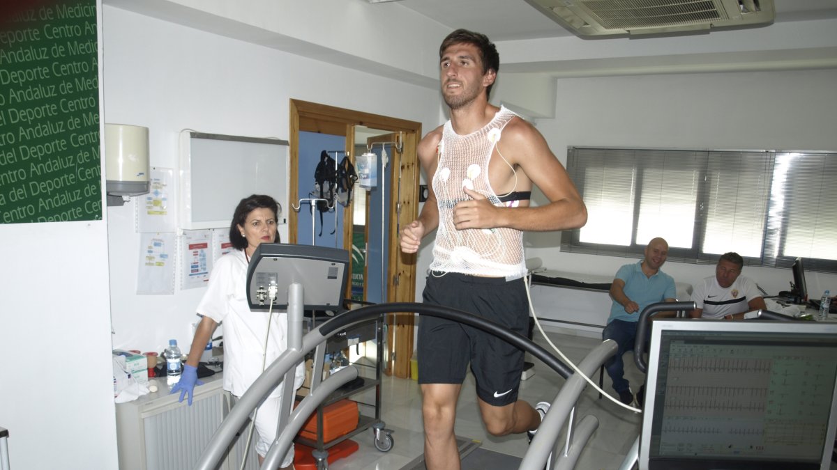 Tenemos casi dos metros de portero.