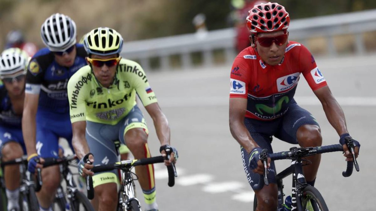 Contador arma el taco.