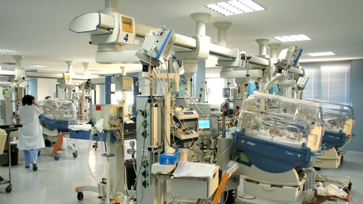 Bebés prematuros en la UCI Pediátrica del Hospital Torrecárdenas.