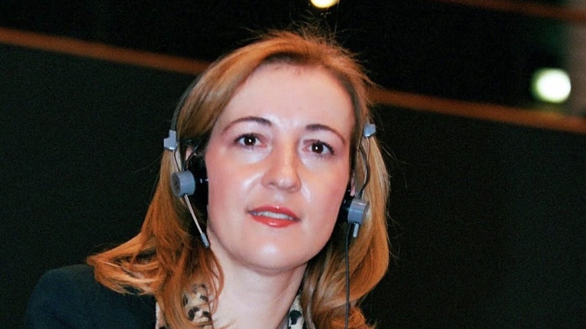 Imagen de Mabel Salinas en su escaño en el Parlamento Europeo cedida por La opinión de Almería.