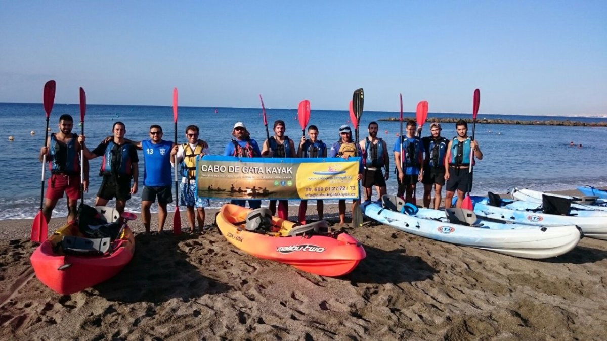 Los jugadores del URA en plena puesta a punto.