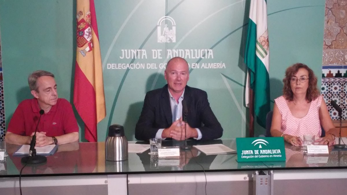 Momento de la rueda de prensa de Joaquín Jiménez.