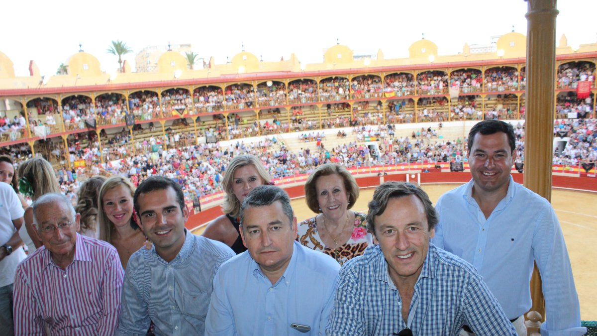 Gabriel Amat, Ramón Fernández-Pacheco, Antonio Sanz, delegado del Gobierno en Andalucía; Rafael Hernando, Juan Manuel Moreno, presidente del PP de An