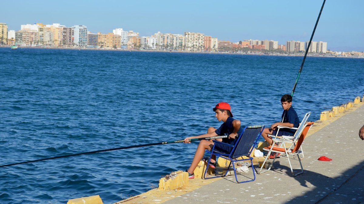 Almería al fondo es testigo de la jornada.