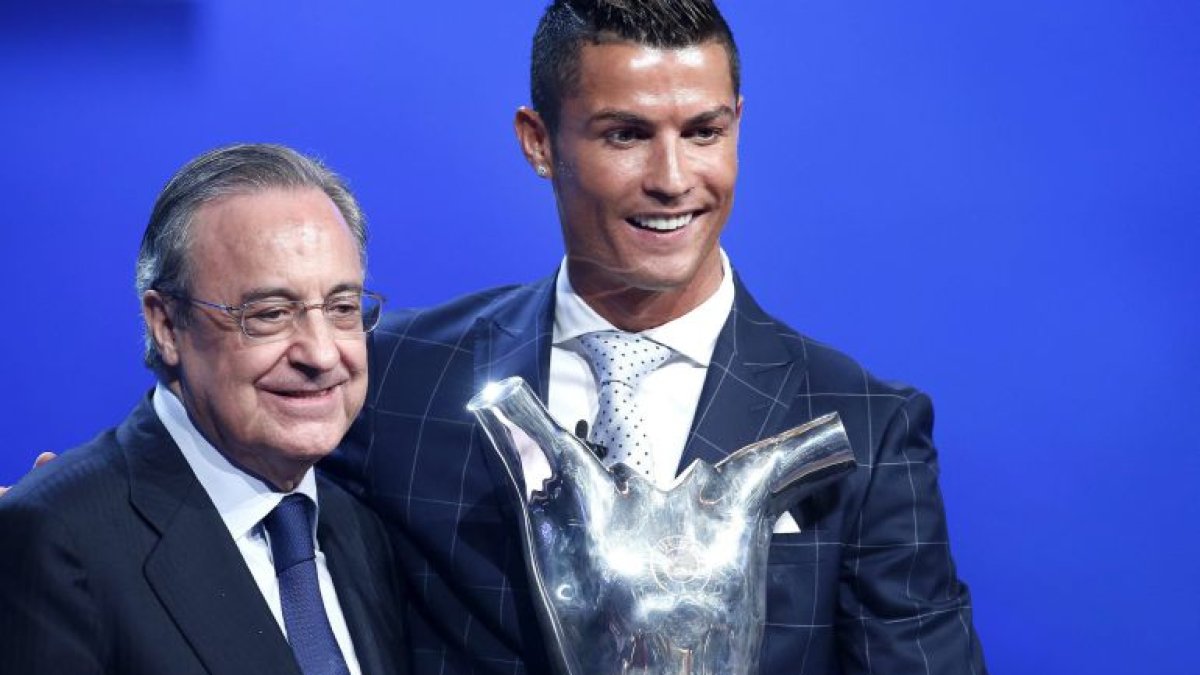 Florentino con Cristiano y un nuevo premio.