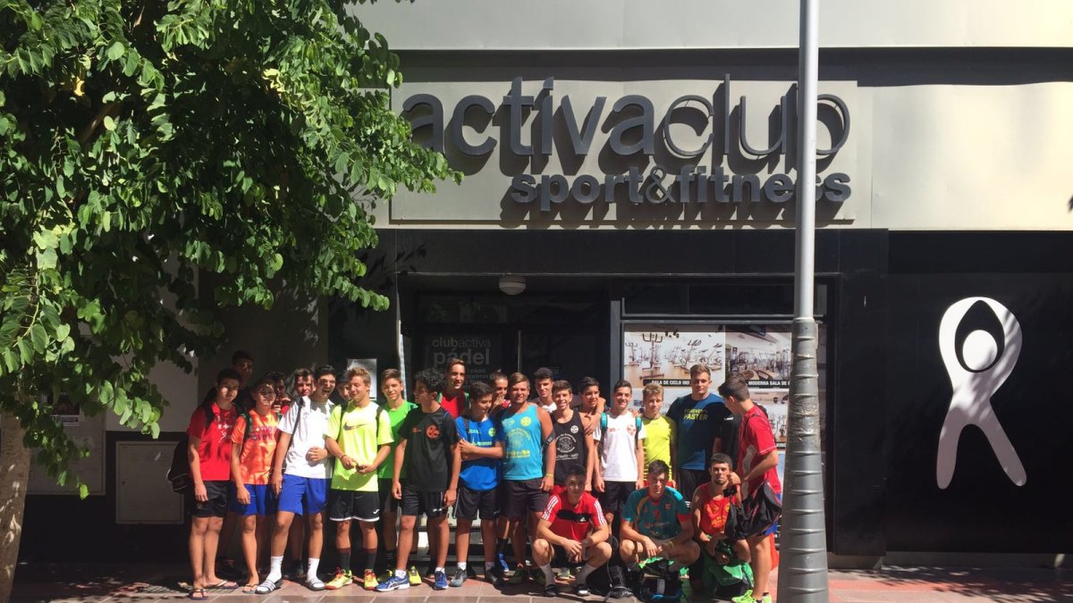 Los urcitanos dispuestos para trabajar.