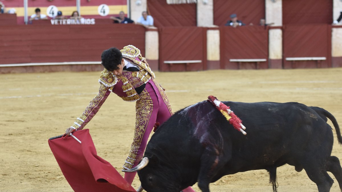 López Simón vino a Almería a triunfar como corresponde a un joven diestro.