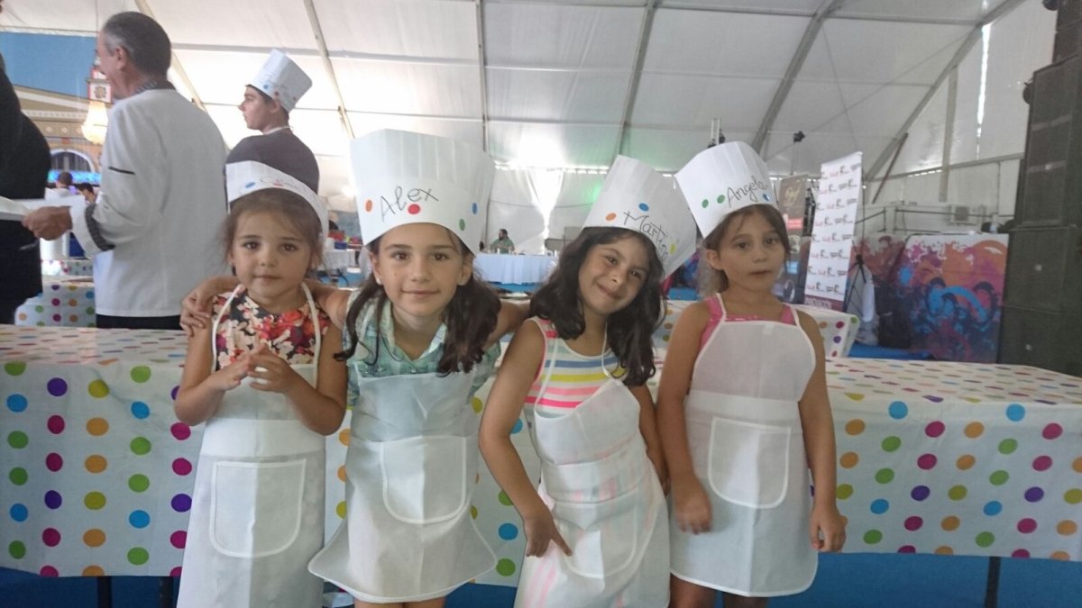 Cuatro de los participantes en el concurso infantil.