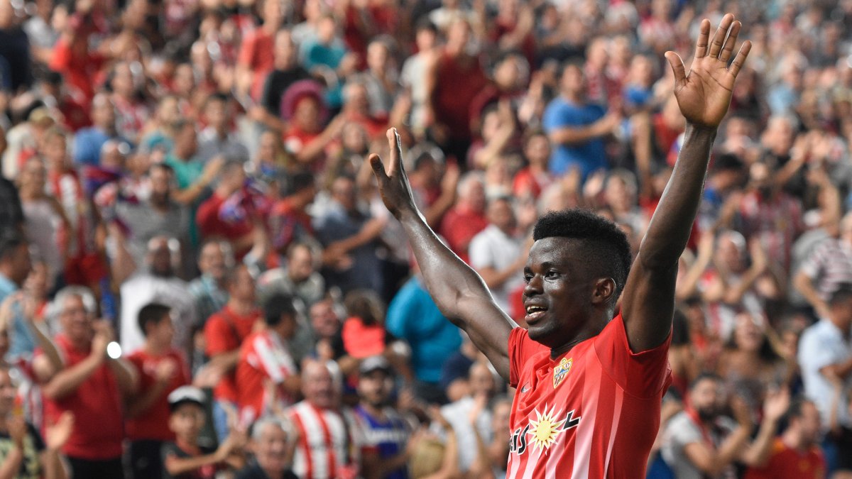 Ramón Azeez celebrando su gol al Cádiz.