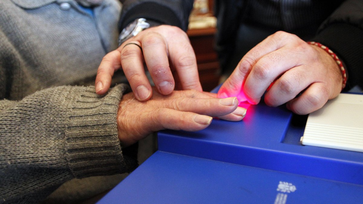 Instante durante la renovación del DNI.