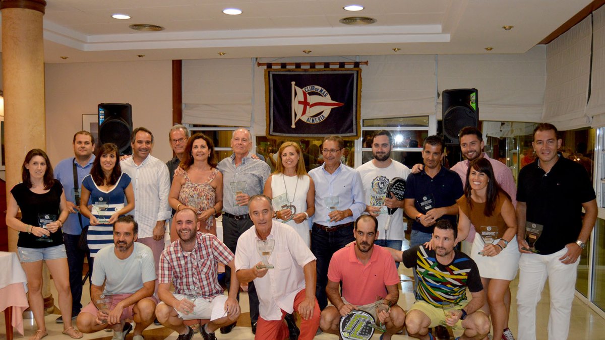 Foto de familia del pádel almeriense.