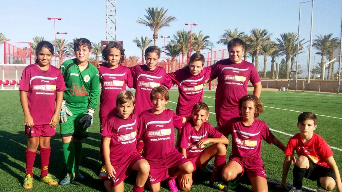 El C. D. MC se llevó el torneo canterano.