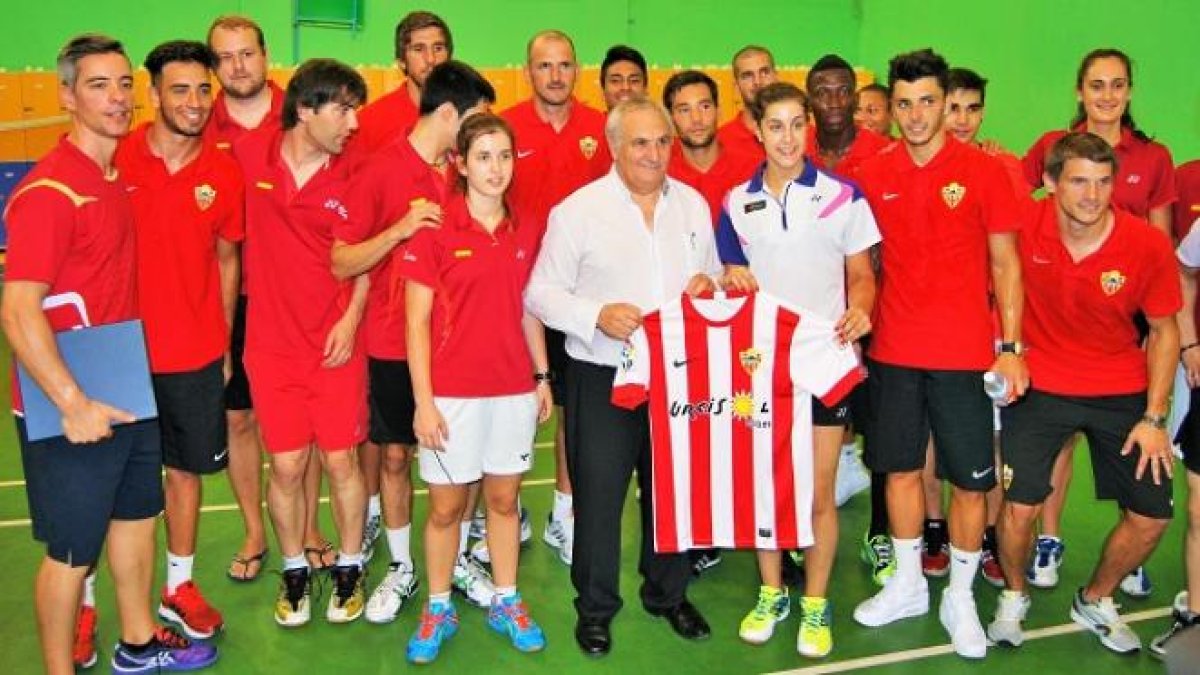 El Almería con Carolina Marín en Tailandia.