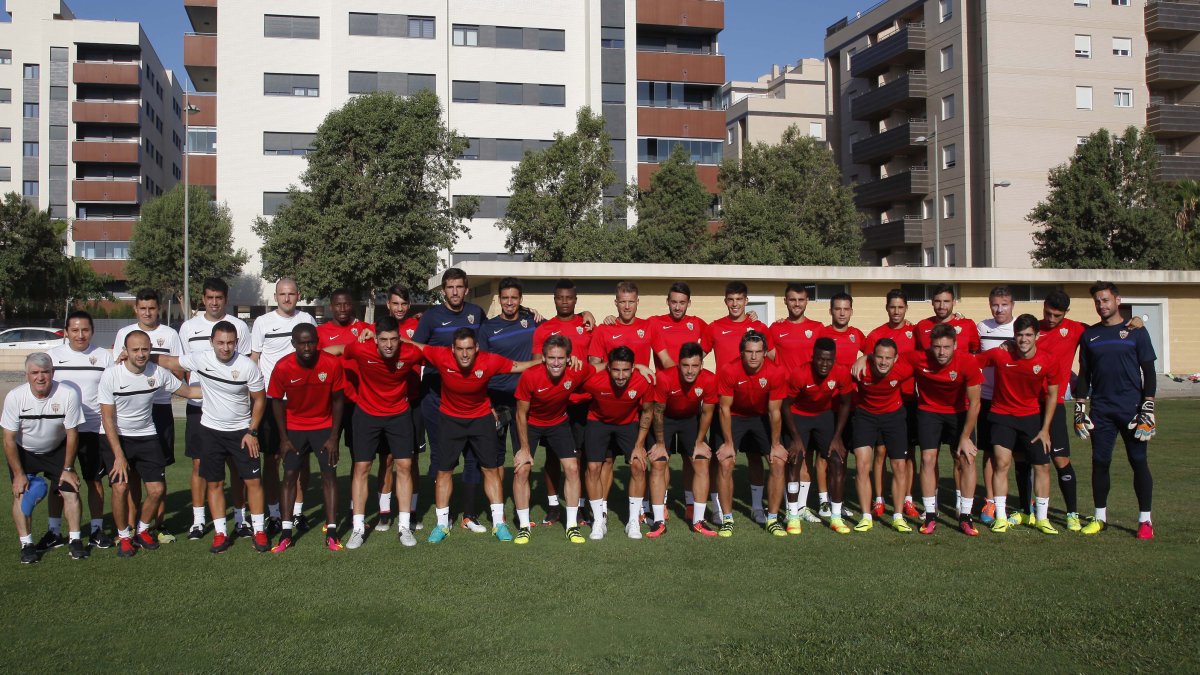 Foto de familia del Almería 2016-2017.
