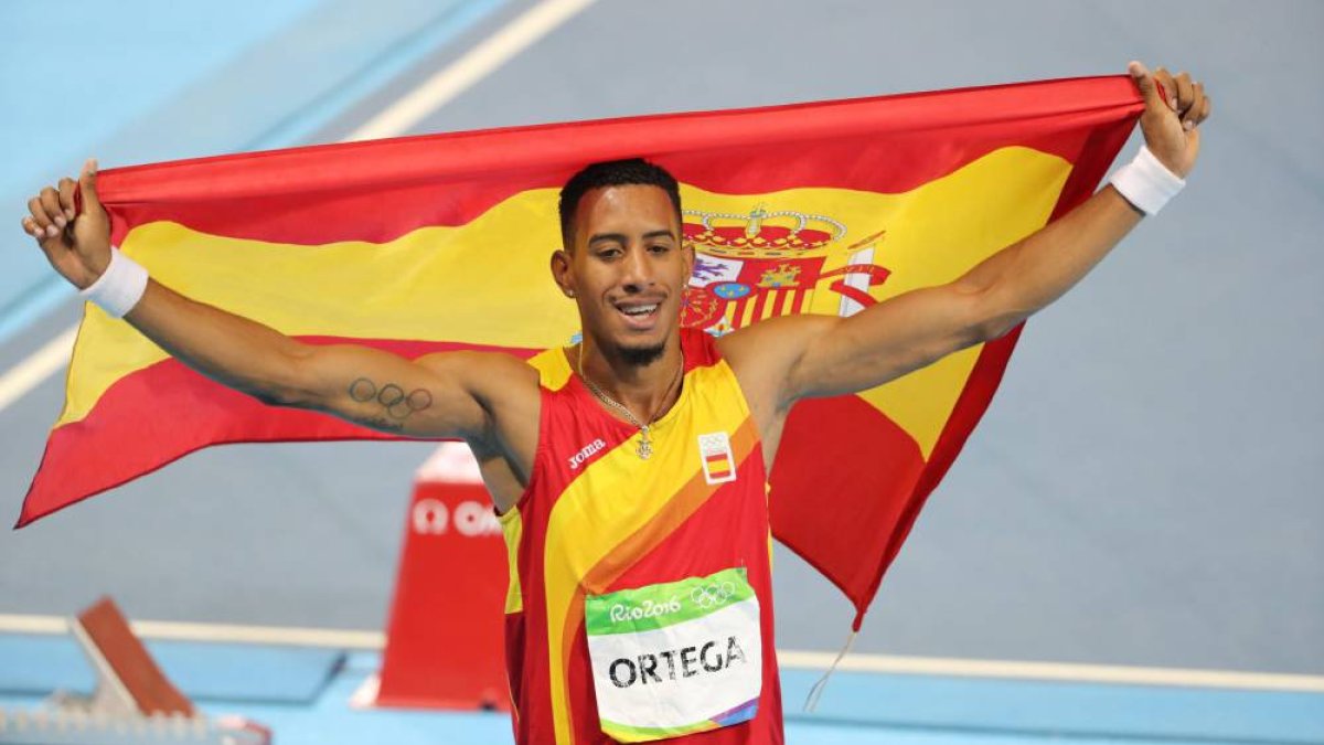 El español feliz con un metal que devuelve la ilusión al atletismo.