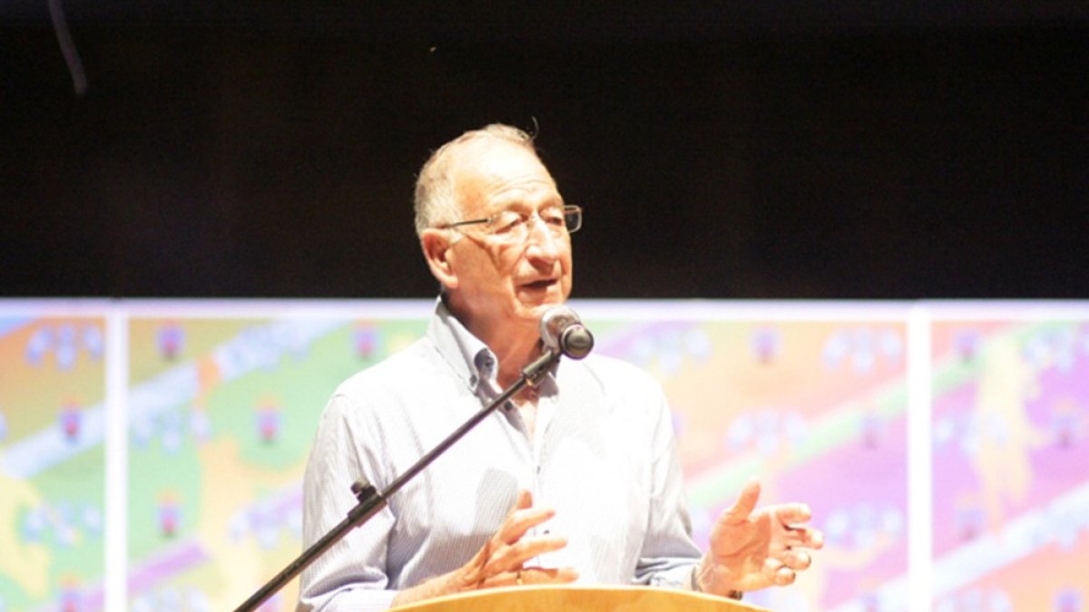 Gabriel Amat le habló feliz a los deportistas.