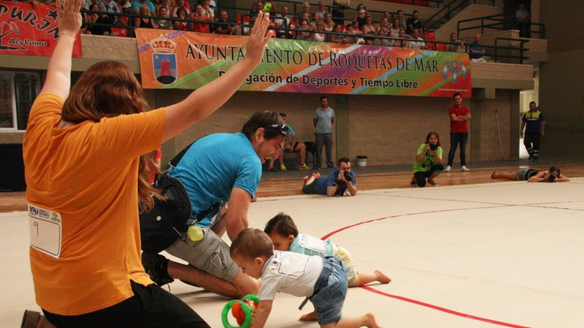 La carrera de gateos ha sido de lo más seguido en redes.
