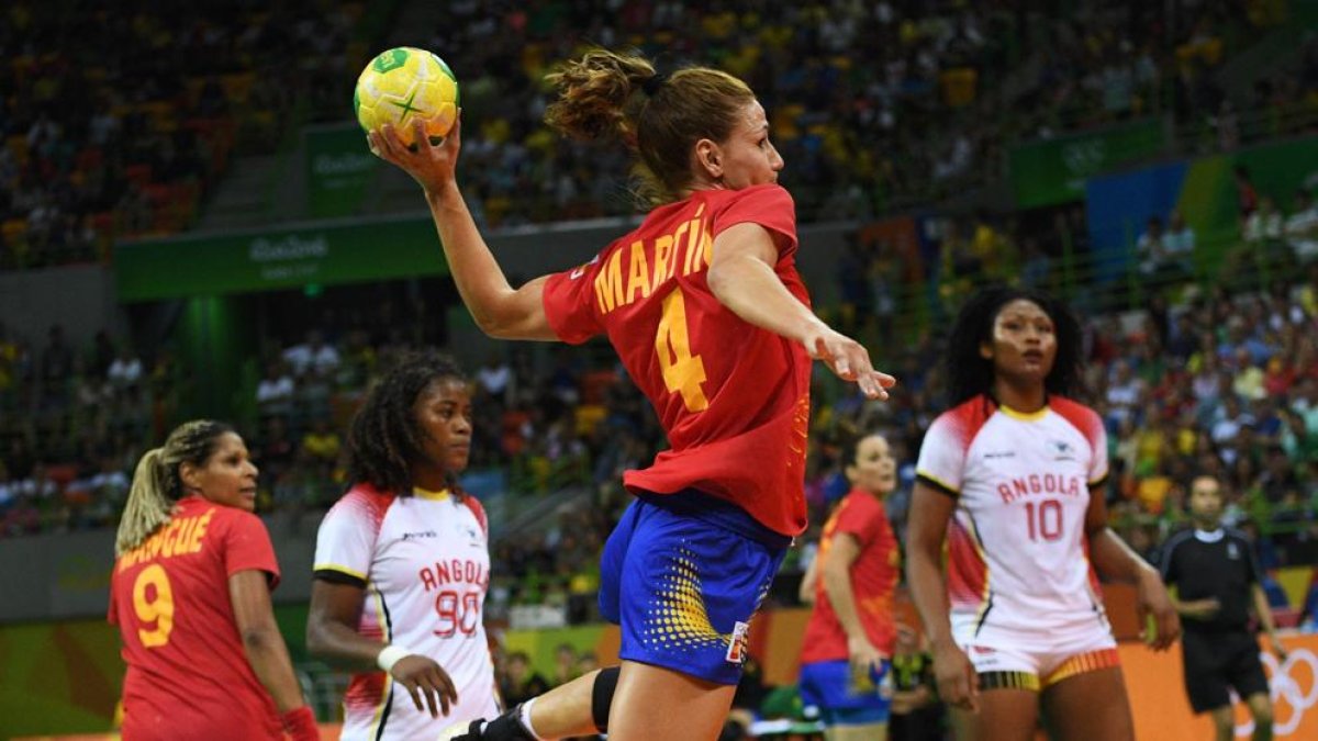Carmen Martín lidera a España ante Angola.