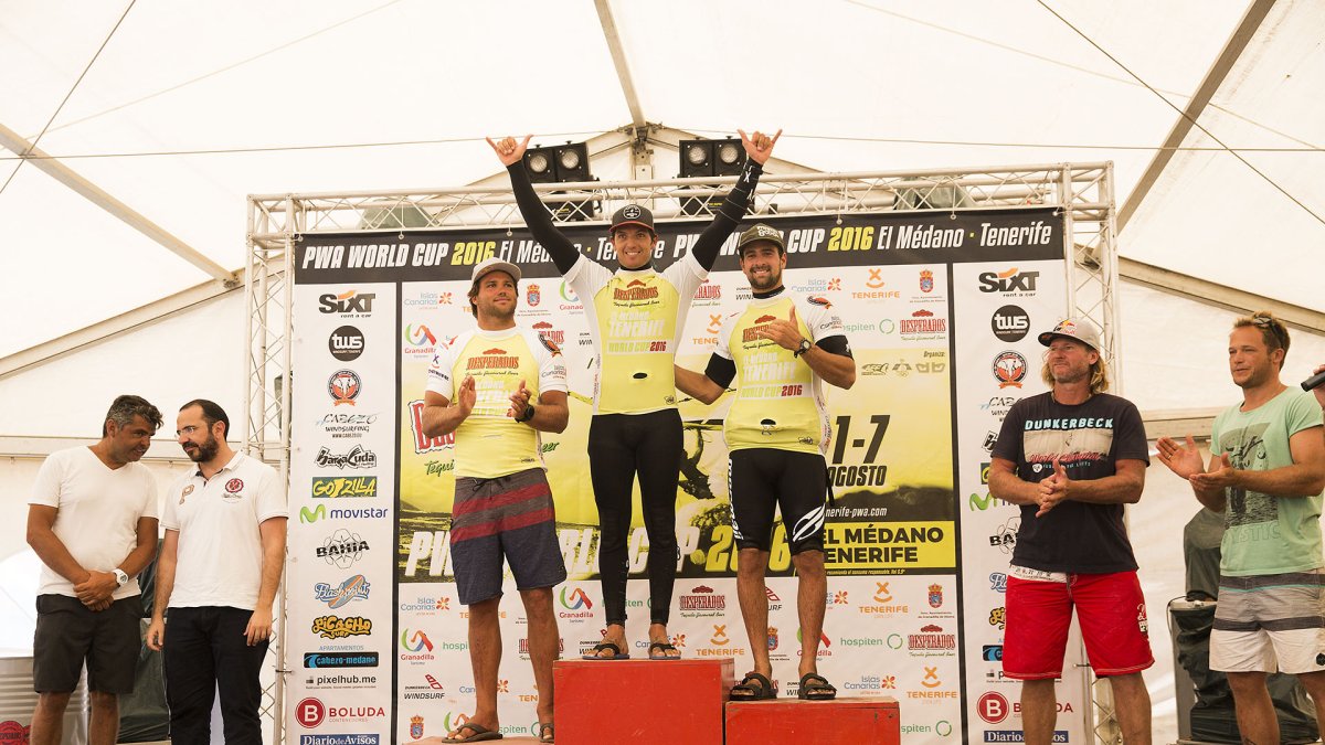 El ejidense en lo más alto del podio.