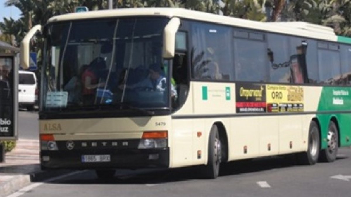 Imagen de una de las líneas que cubre el trayecto hacia la de Universidad.