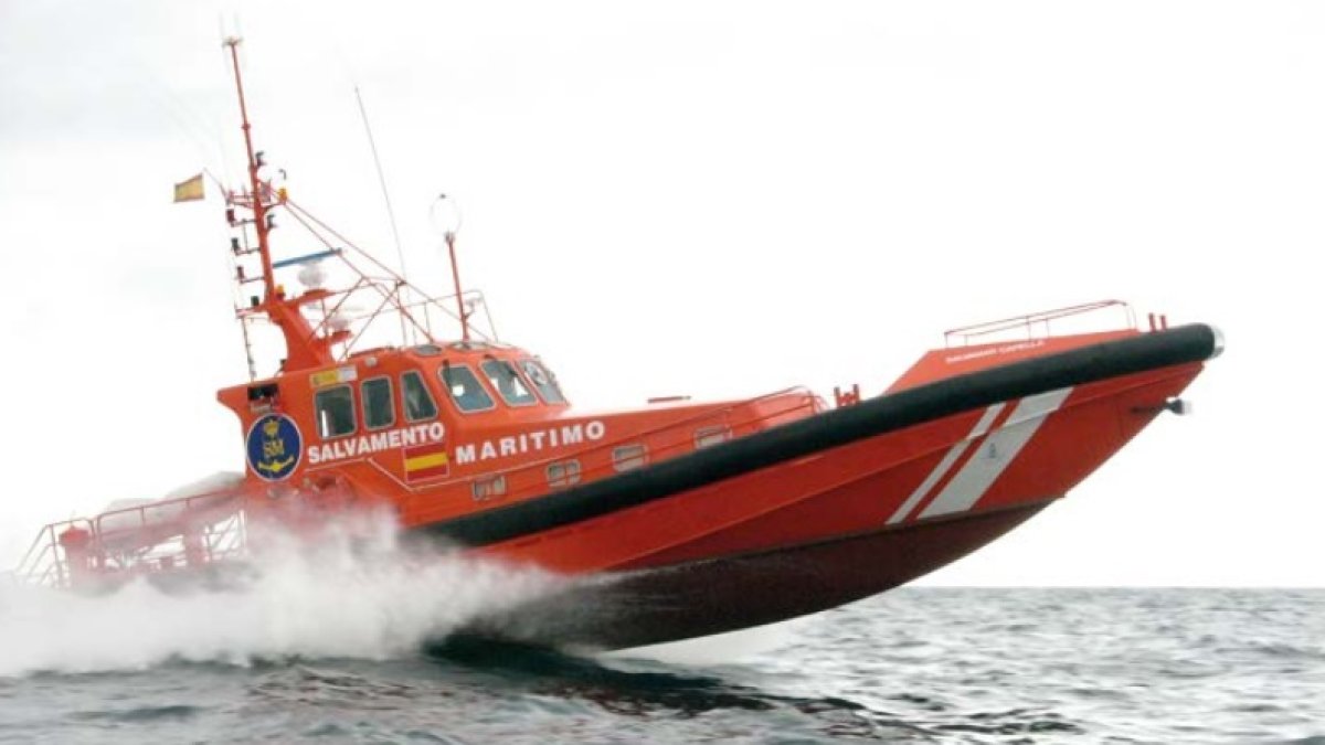 Salvamar Suhail, una de las embarcaciones que participaron en la búsqueda.