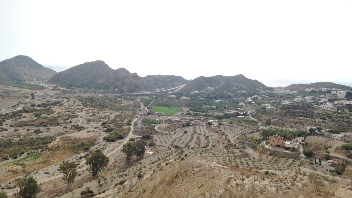 Vista del terreno antes ocupado por el mar y donde estaban los puertos.