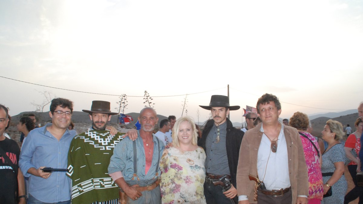 El ‘Niño Leone’, en el centro, recibió un homenaje.