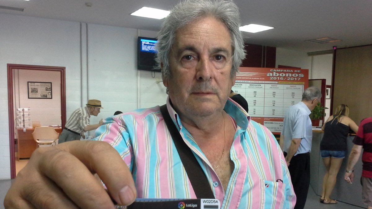 Paco Rubira, el primero de la cola.