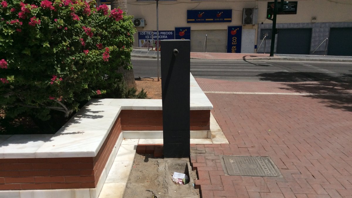 Imagen de una de las fuentes de Almería.