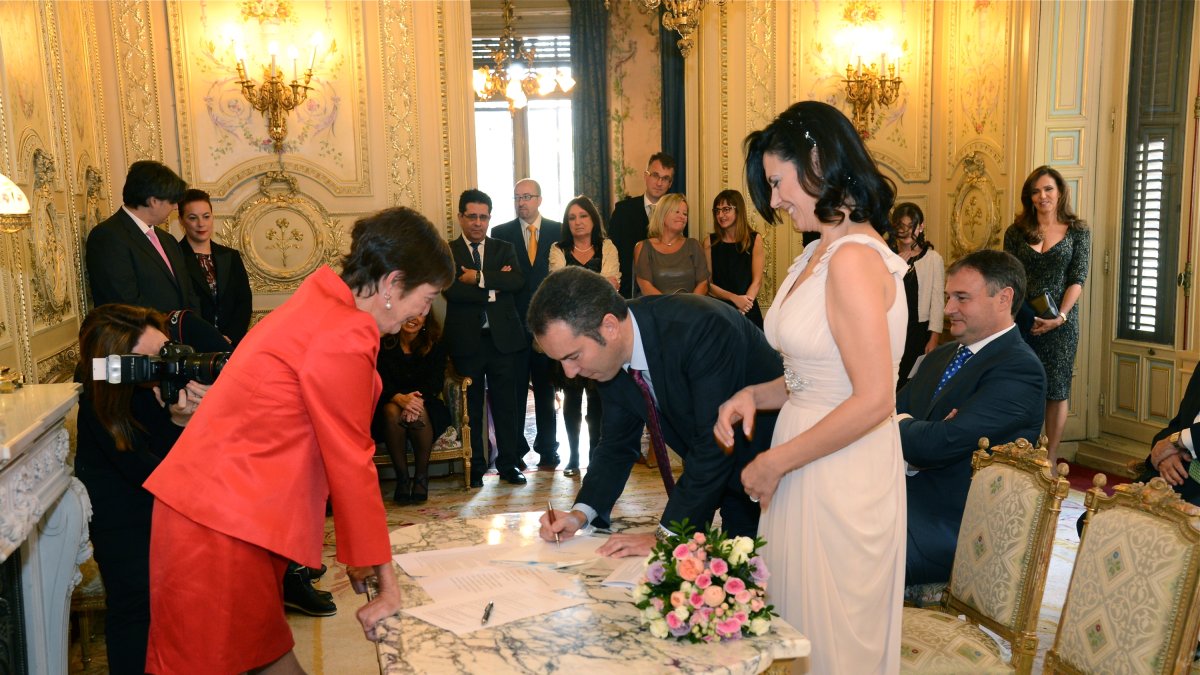 Boda ante notario en Madrid.