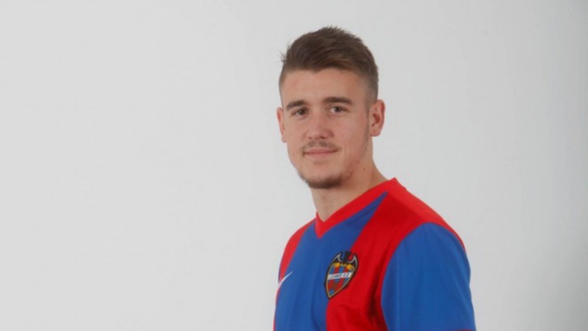 Chupi llega al Almería B.