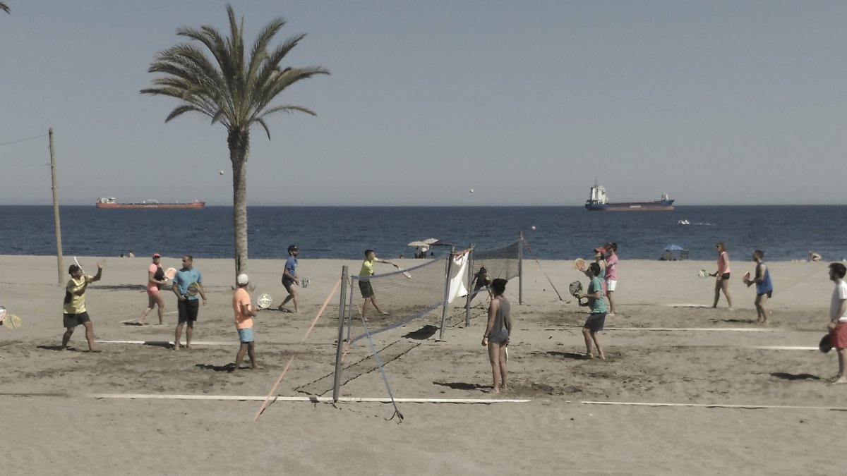 Tenis playa en Villaricos.