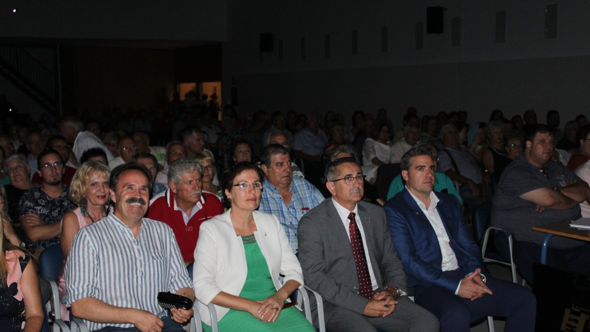 Alfredo Valdivia y Gracia Fernández, delegados de Cultura y Gobierno; Pedro López, alcalde de La Unión; y Manuel Flores, alcalde de Viator.