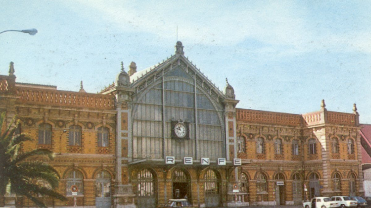 Imagen cedida por Adif de la estación en los año 70-80