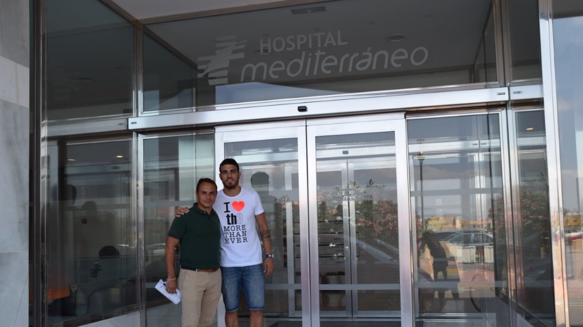 Fran Vélez llegando al reconocimiento.