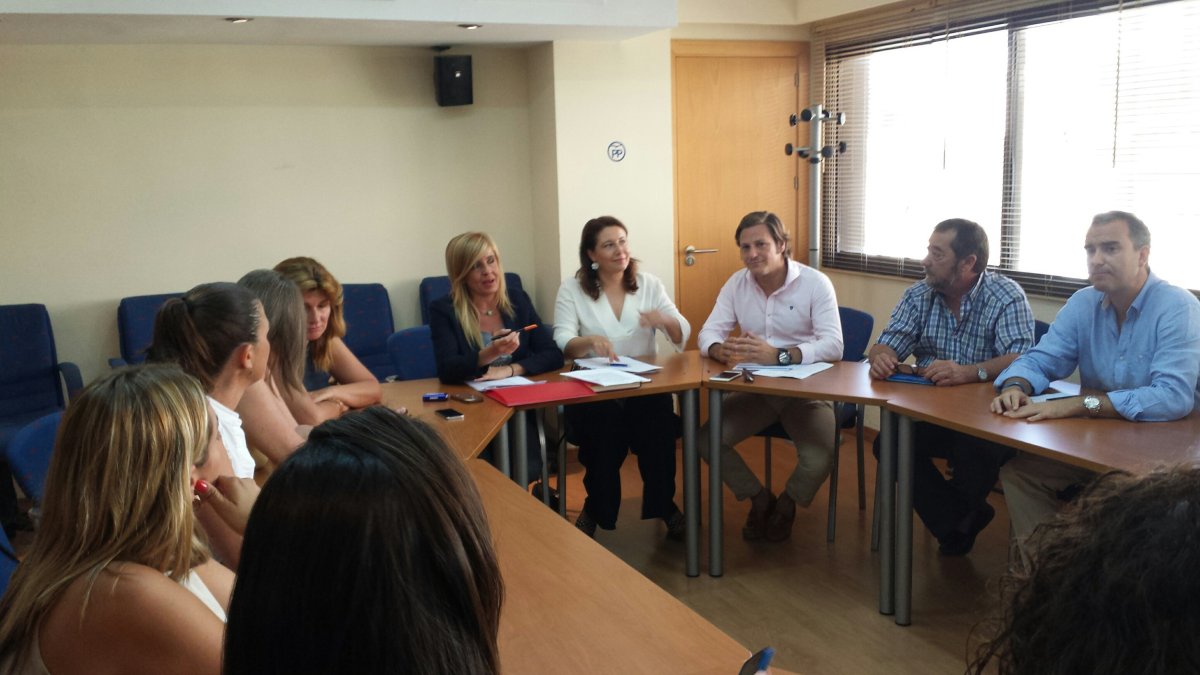 Reunión de parlamentarios y concejales de Turismo del PP.