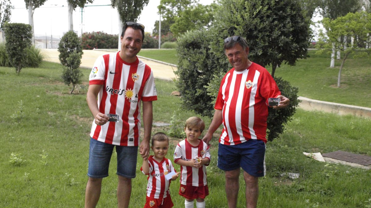 Jerónimo, José Miguel y los pequeños José Jerónimo y Roberto fueron al Mediterráneo.