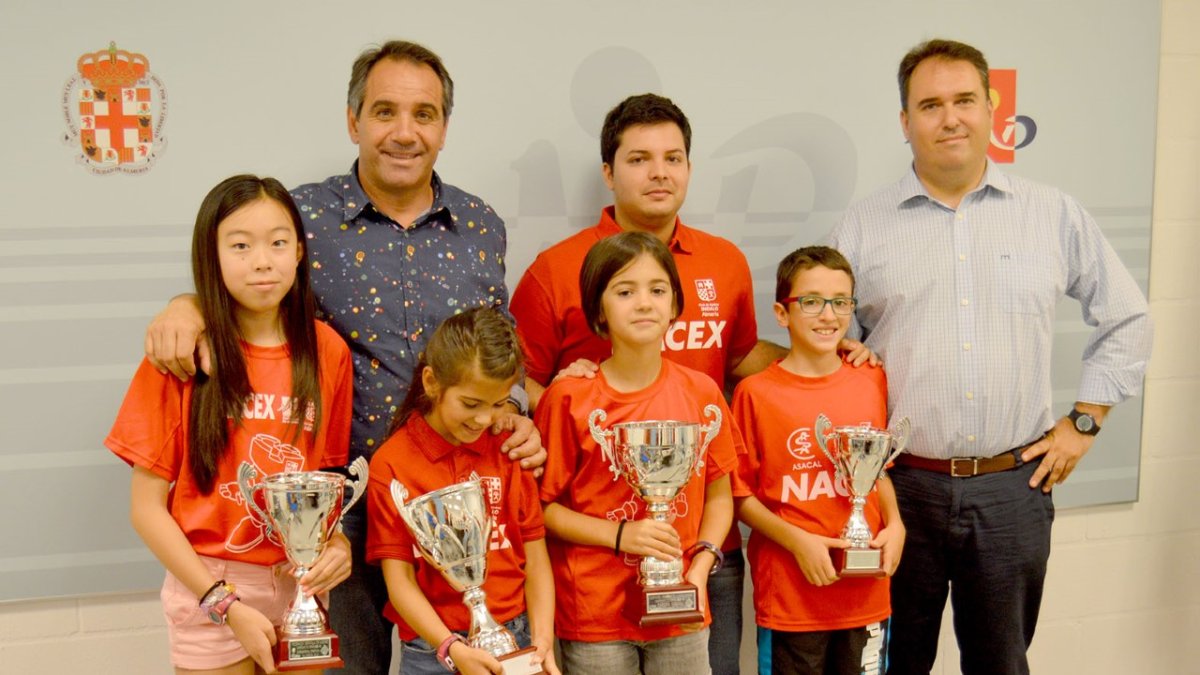 Los campeones con Juanjo Segura.