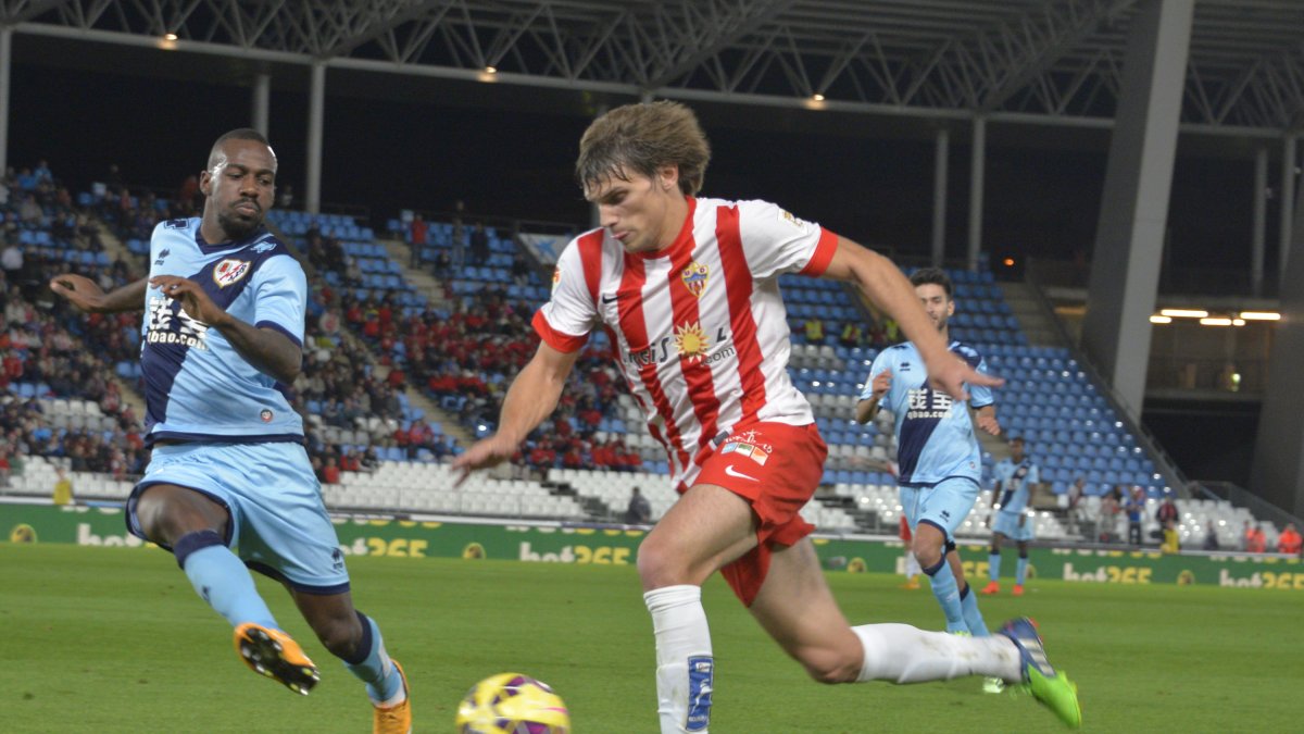Dubarbier en el último Rayo-Almería en el Estadio.