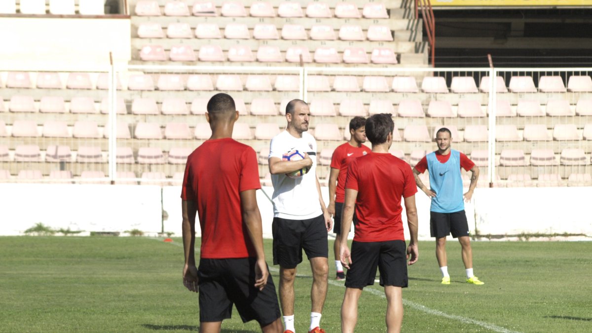 Primera piedra de toque para el Almería de Soriano.