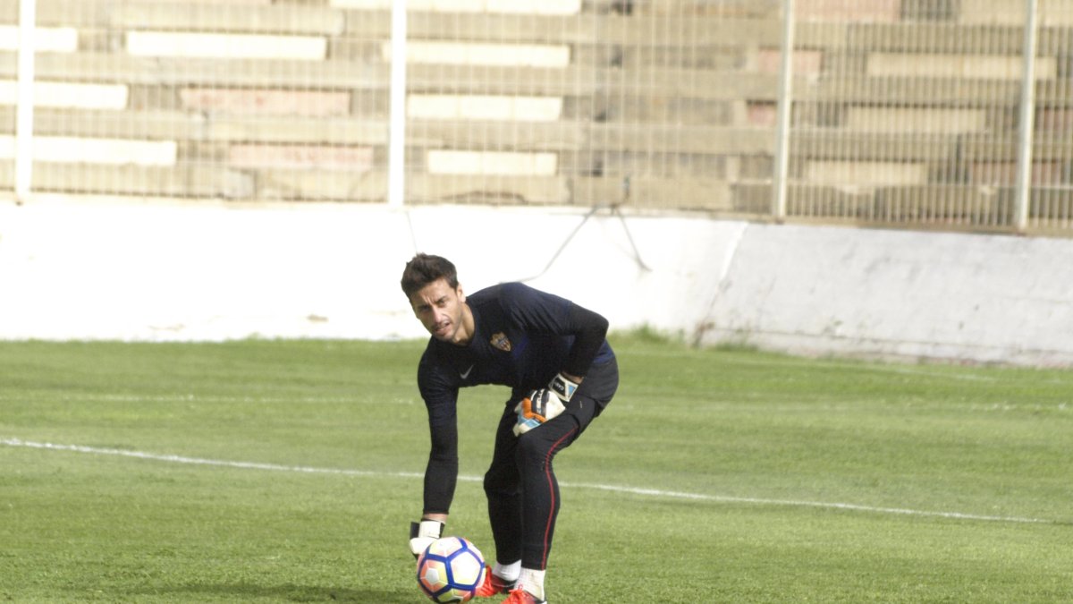 Casto en el entrenamiento del Juan Rojas.