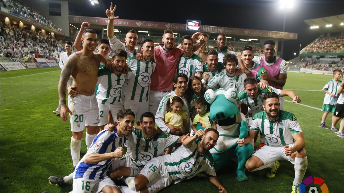 El Córdoba se merece la olaaaaa de nuestra afición.