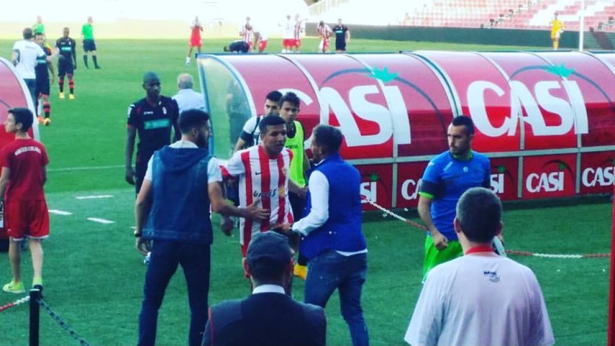 Hicham se va del Almería.