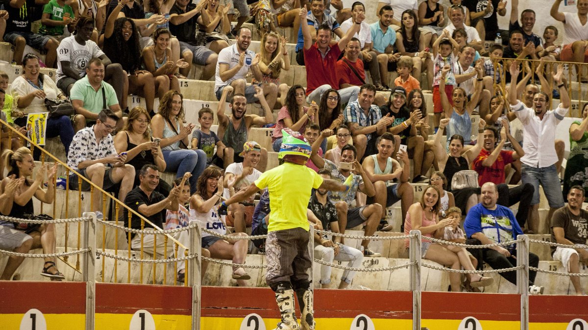 Hasta la bandera de aficionados la pasada temporada.