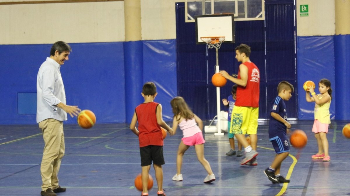 Adra apuesta por el mejor baloncesto.