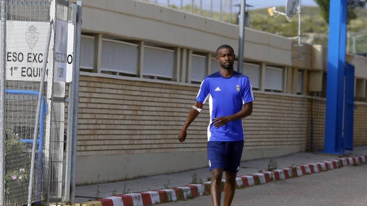 Pape Diamanka sigue con el Zaragoza.